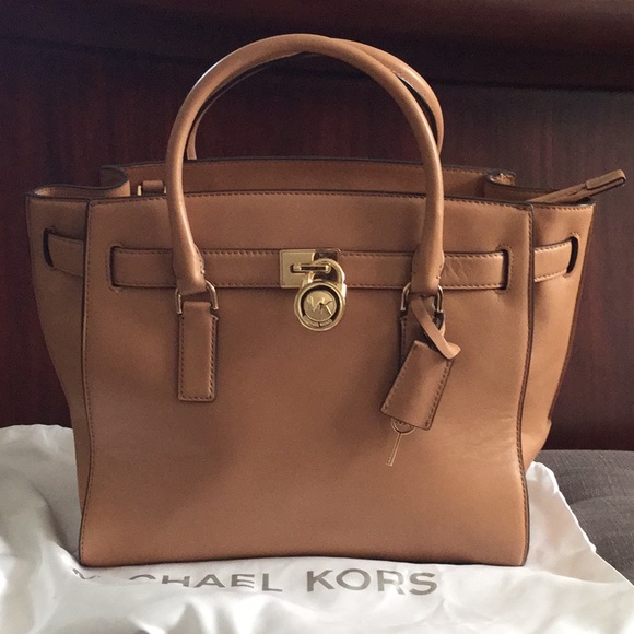 Michael Kors Hamilton Traveler Tote
